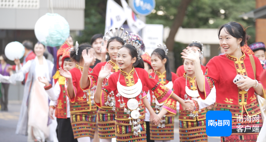 五指山黎苗童声合唱团在韩国参加文化交流活动。图片由五指山市融媒体中心提供