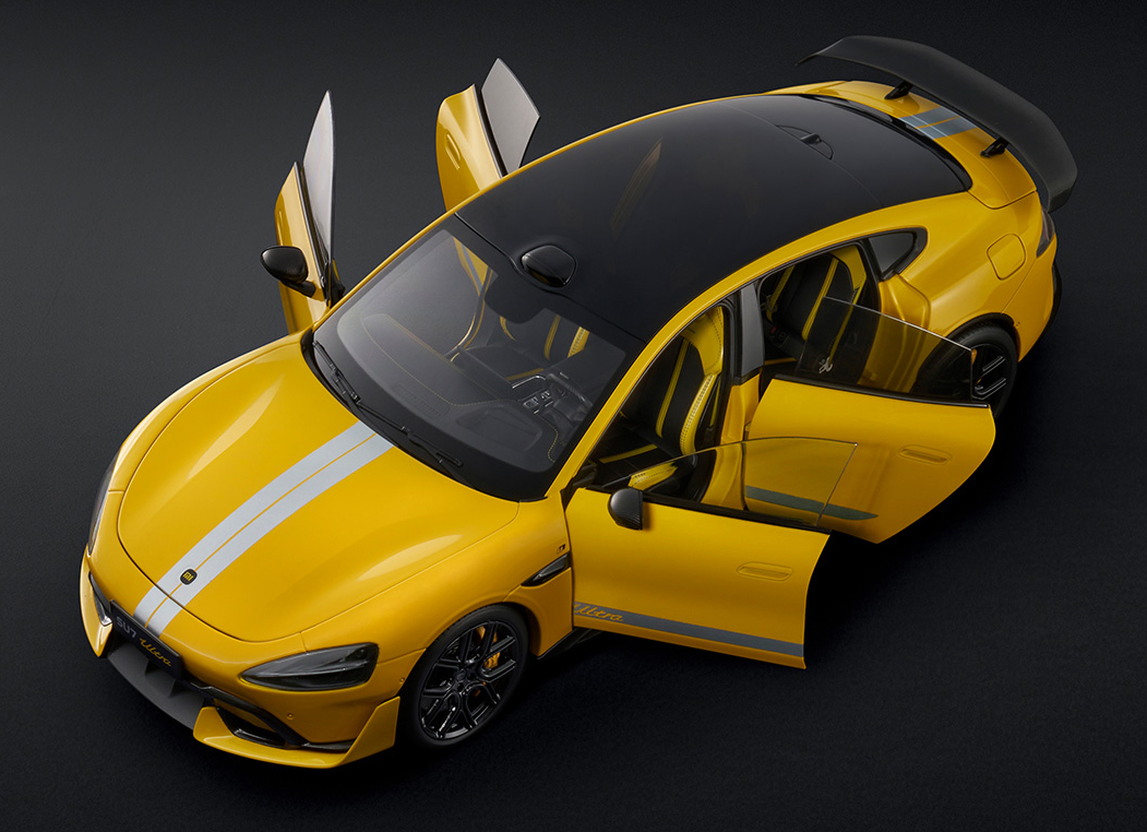 小米 SU7 Ultra 量產(chǎn)車 1：18 合金車模今天下午再次開售，599 元起