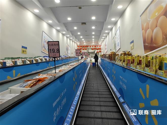 外資大賣場紛紛退出，為什么沃爾瑪是個(gè)例外？