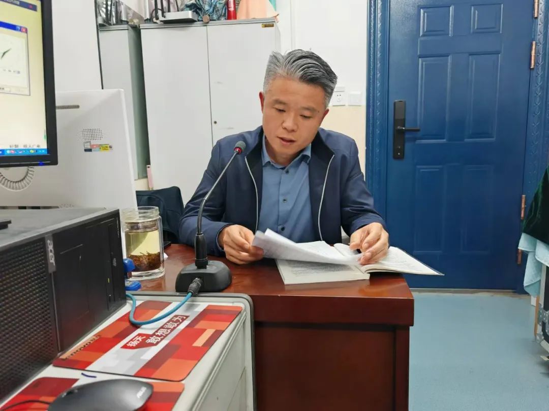 提灯引路筑梦成光 携手赋能促成长 ——西安市华山中学高三年级家长会