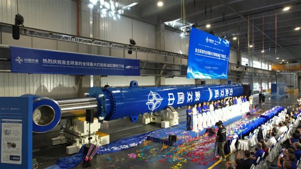 總重量達385噸全球最大：常州造出16層樓高液壓油缸