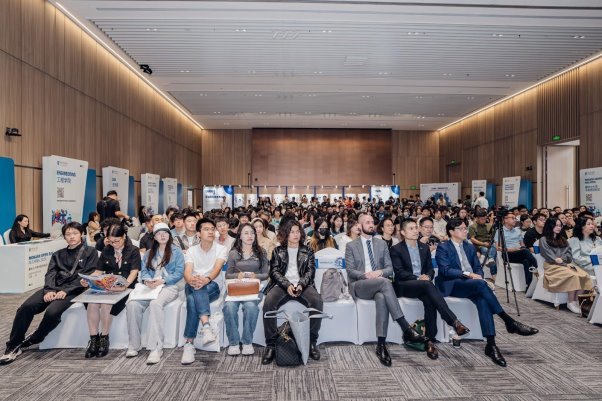 蒙纳士大学校长毕柯琳教授在沪接受深度采访_手机新浪网
