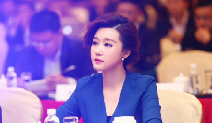 网崇高传的周婷公开照