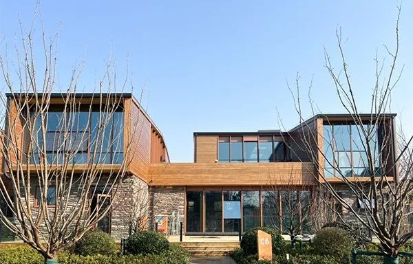 康欣新材搭建的木结构建筑(康欣新材供图)