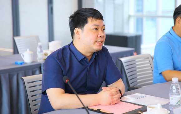 郑驹,图片来源:杉杉控股