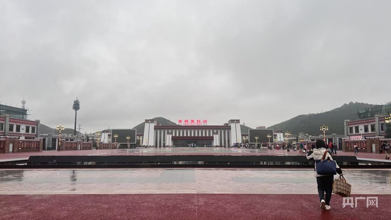 丽香铁路开通运营满一年 为区域经济发展注入动能|铁路|列车_新浪新闻