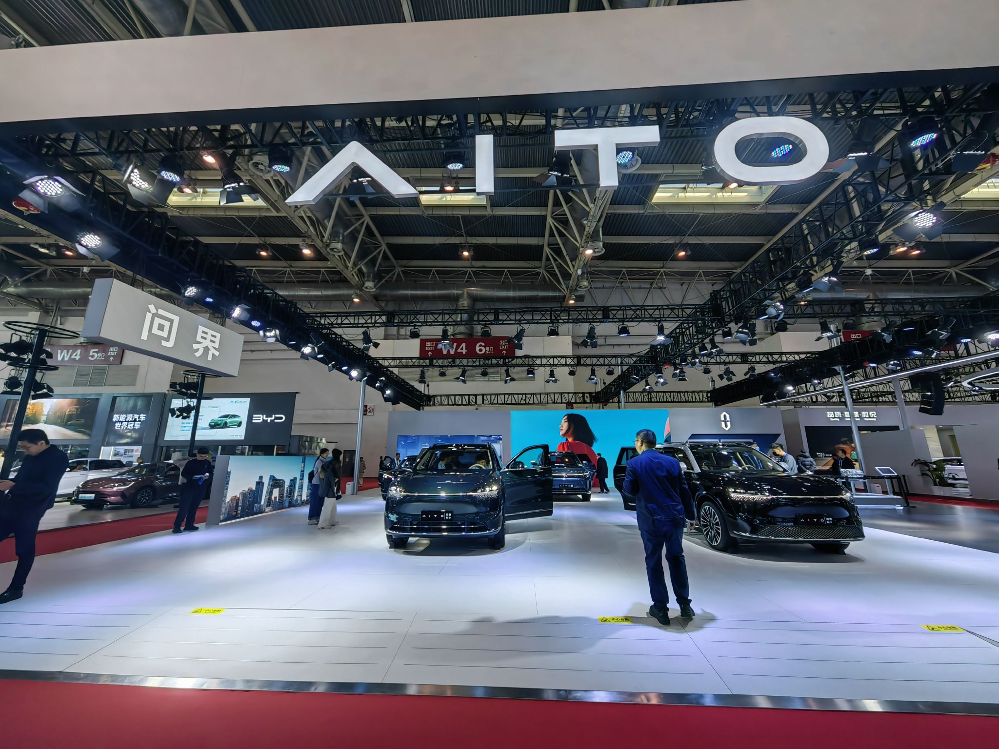     问界展台 郭冀川/摄