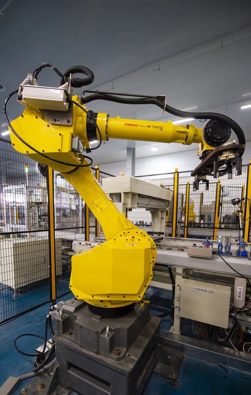 锚定高端化智能化绿色化 制造业加速转型