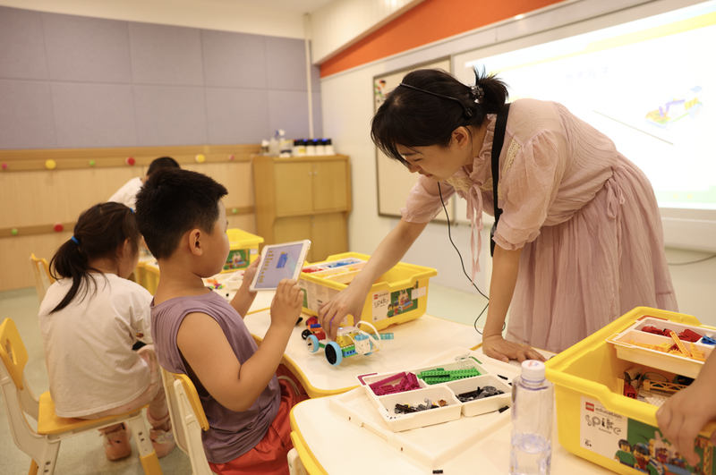 学而思机器人编程课现场。受访者供图