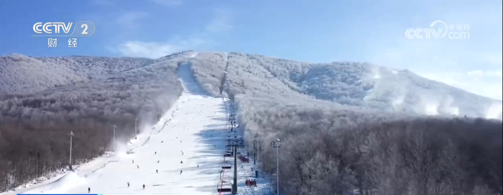 　　内蒙古冰雪旅游旺季提前 各大雪场亮点纷呈