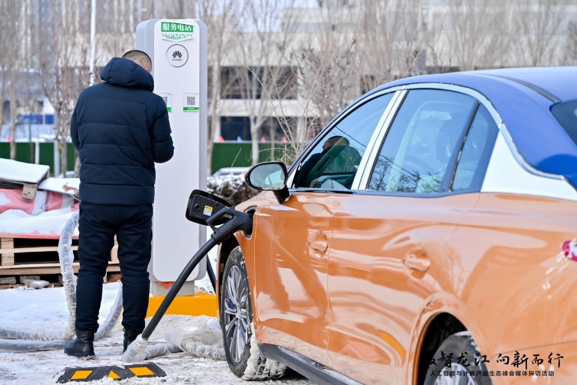 图：哈尔滨海宁液冷超级充电站已成为大量新能源车主的首选