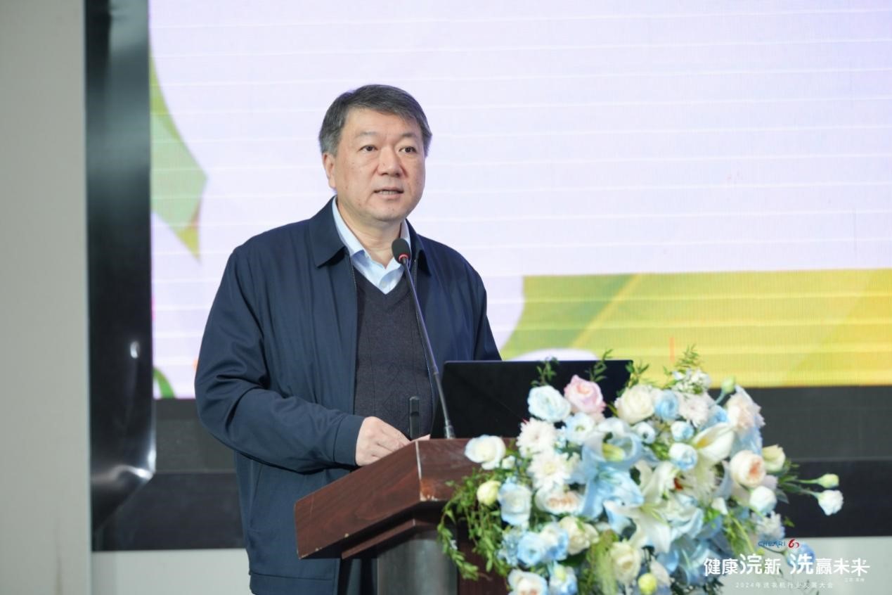 中国标准化研究院研究员、教授 成建宏