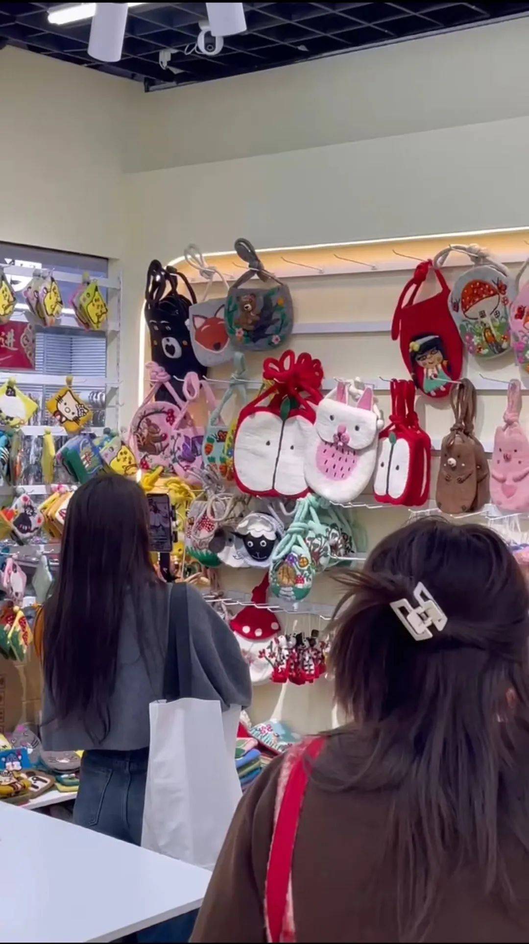 走播在档口直播，受访者供图