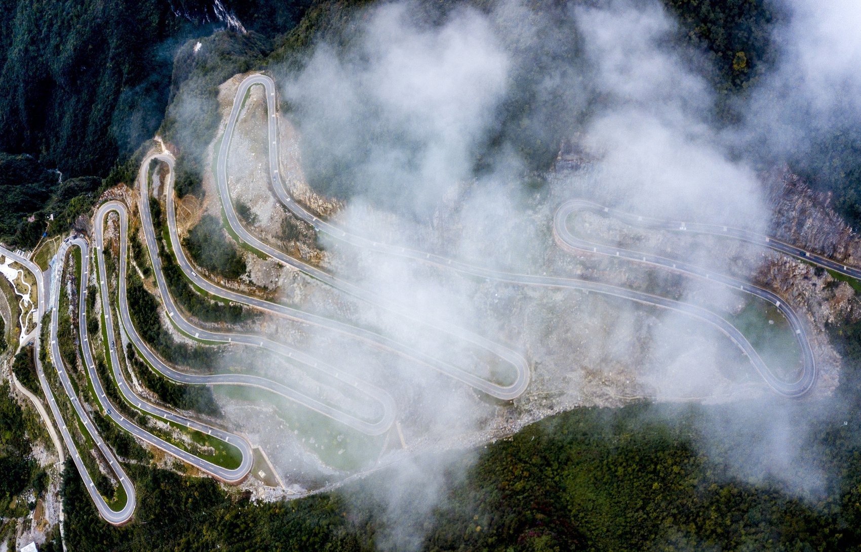 宣汉县巴山大峡谷公路。