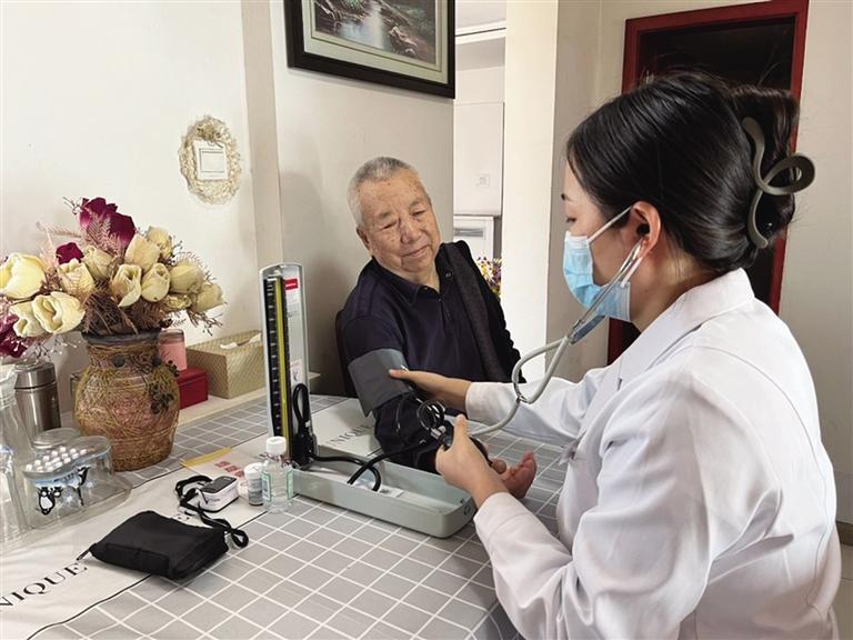 社区卫生中心提供便捷医疗服务