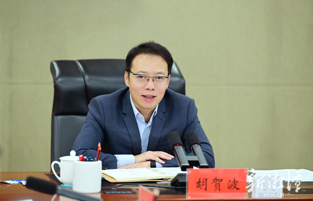 胡贺波讲话.(全媒体记者 方阳 摄)