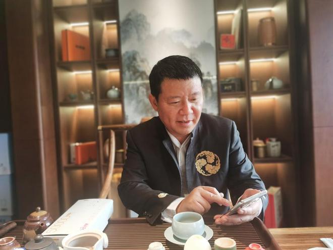 均瑶集团总裁王均豪回应造车传闻:现在这种情况去造车,岂不是脑子进水? 均瑶集团总裁王均豪回应造车传闻:现在这种情况去造车,岂不是脑子进水?