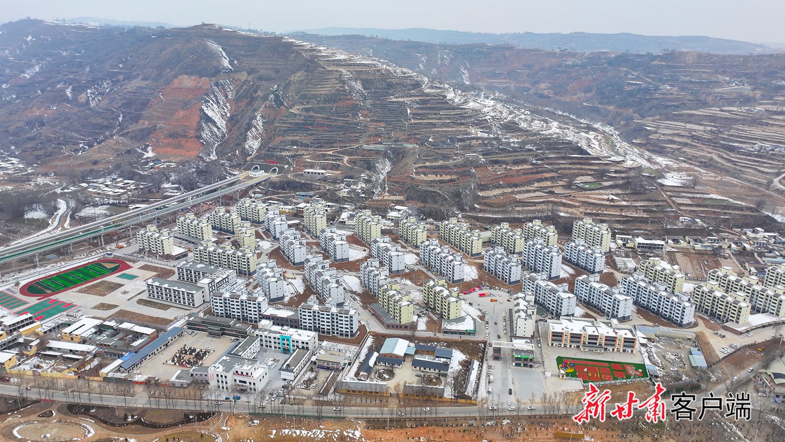 临夏州积石山县:冬日新居暖意浓