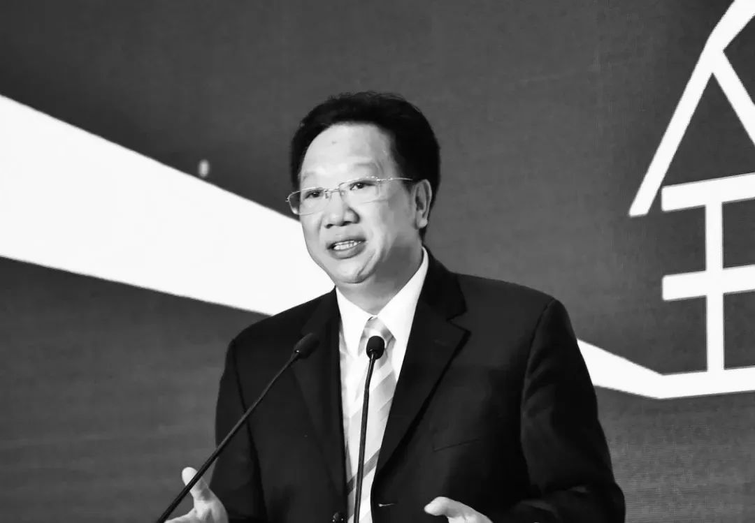 唏嘘！原建设银行副行长病逝，女儿刚嫁入香港郑裕彤家族！