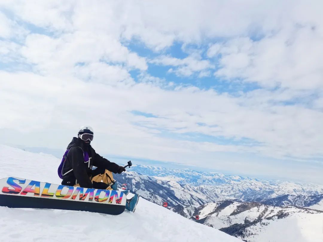 图|KE在新疆可可托海滑雪场