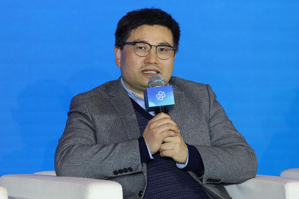 邵逸夫病院IT中心副主任叶进明作圆桌辩论共享