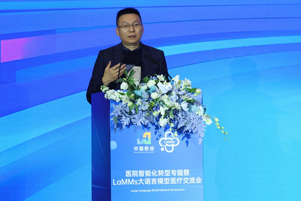杭州高新区管委会副主任王理生作开幕致辞