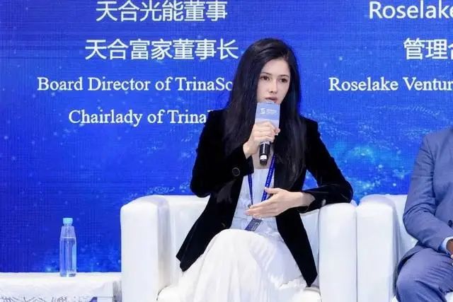 刷屏！93年出生的她，成为400亿巨头董事长