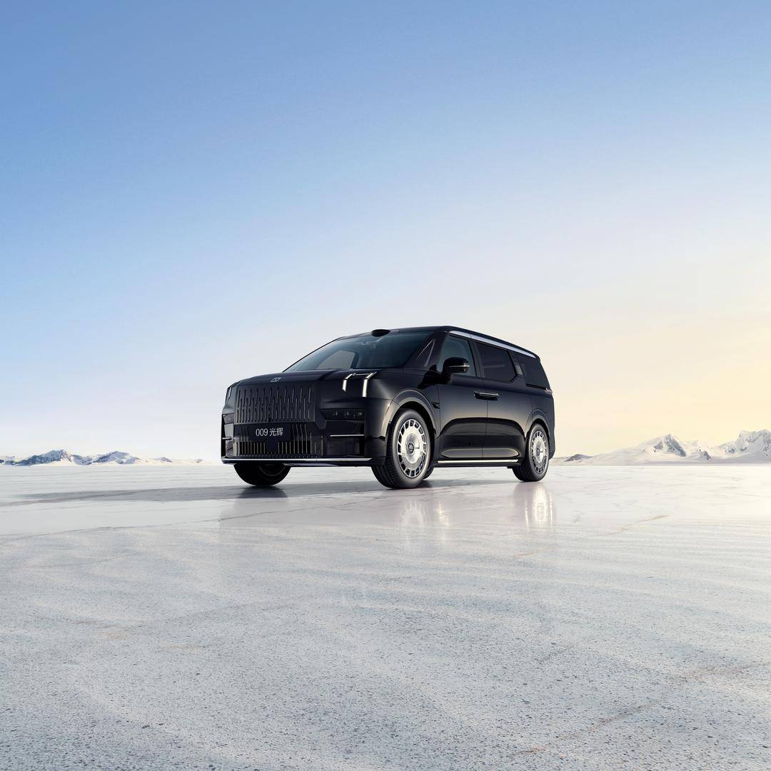 四座超豪华旗舰 极氪009光辉