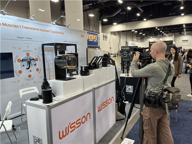 Pliabot®柔韧技术互动装置