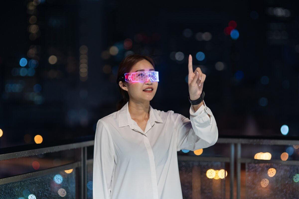 图 未来AR智能眼镜的概念构想