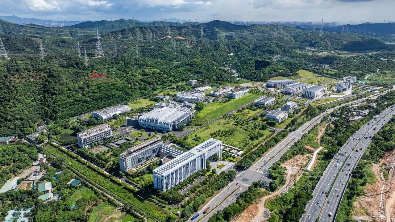 以上图源：中国科学院高能物理研究所