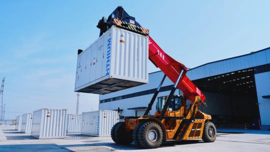 如今储能的20尺集装柜也建立在运输标准之上