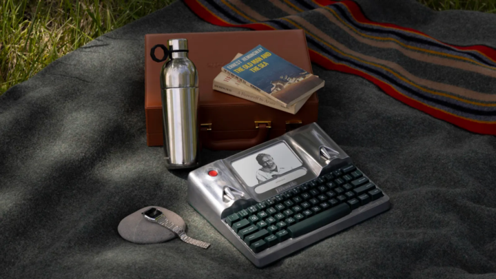 ▲ Freewrite Hemingway 打字机，售价 999 美元