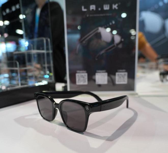 李未可的AI眼镜来源：企业授权