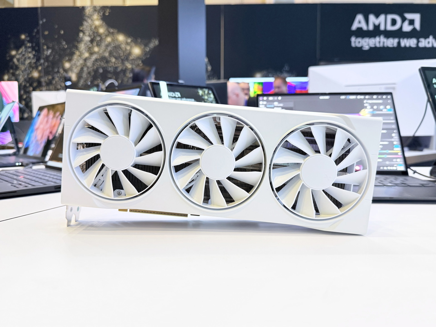 CES 2025 破钞电子展专题:海量数码新品发布