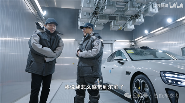 △左为撒贝宁，右为季国伟，时间是今年4月