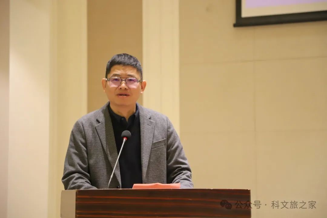 甘肃省人工智能学会会长、人工智能产业技术创新联盟理事长 周庆国