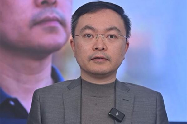 <strong>蔡磊感谢刘强东千万资助</strong>