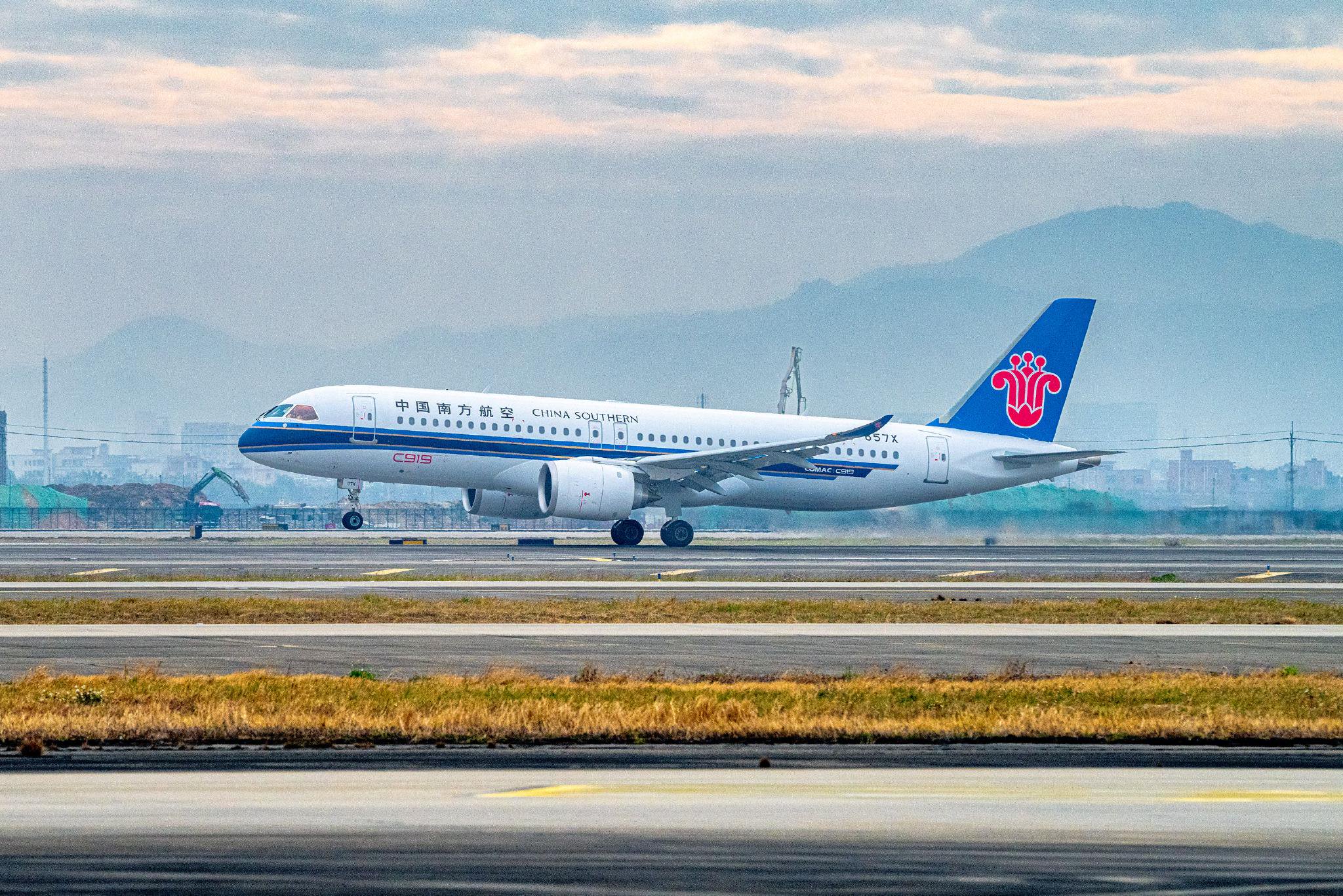 c919飞机起飞视频