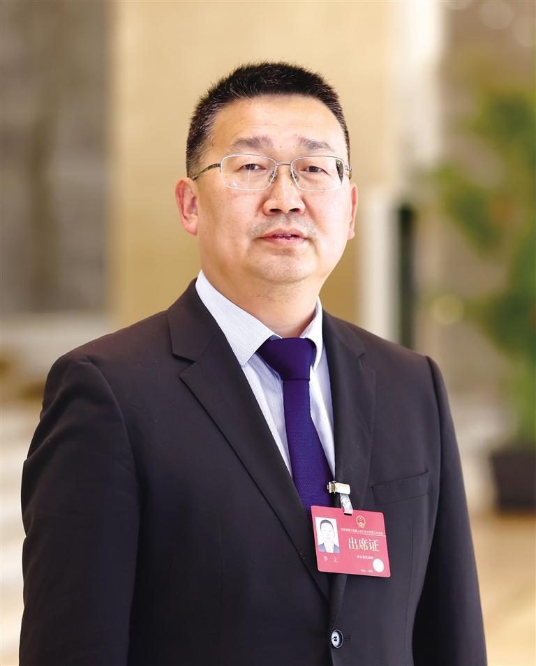 议政建言录丨李立代表:发挥优势 助力陕西低空经济腾飞
