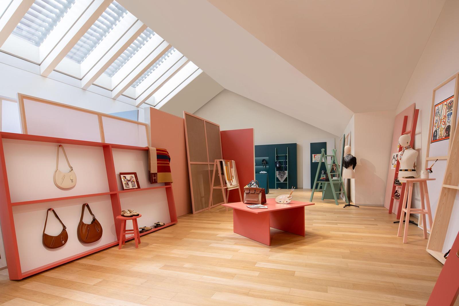 粉色空间，作为画室创意迸发的灵感之所，细腻展陈精心打造的全新作品