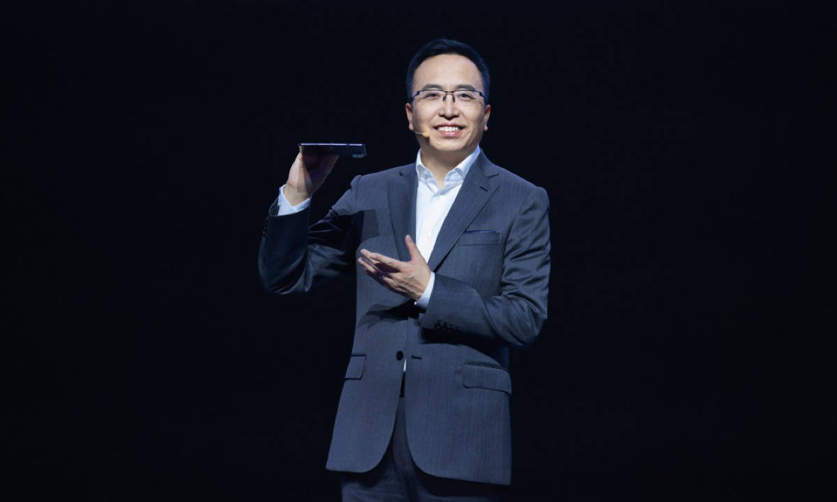掌舵十年,荣耀ceo赵明确认辞职,前华为悍将接任