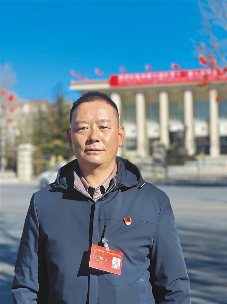 为发展建言献策 带群众致富增收