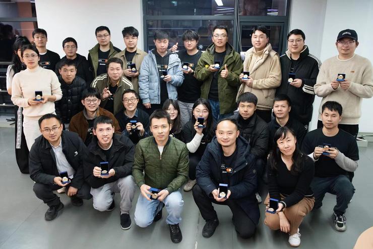 Aloudata三周年员工勋章颁发