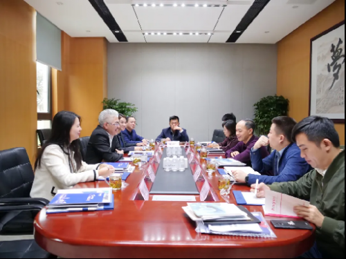 △ 重庆万州经开区领导一行与华夏源在座谈会