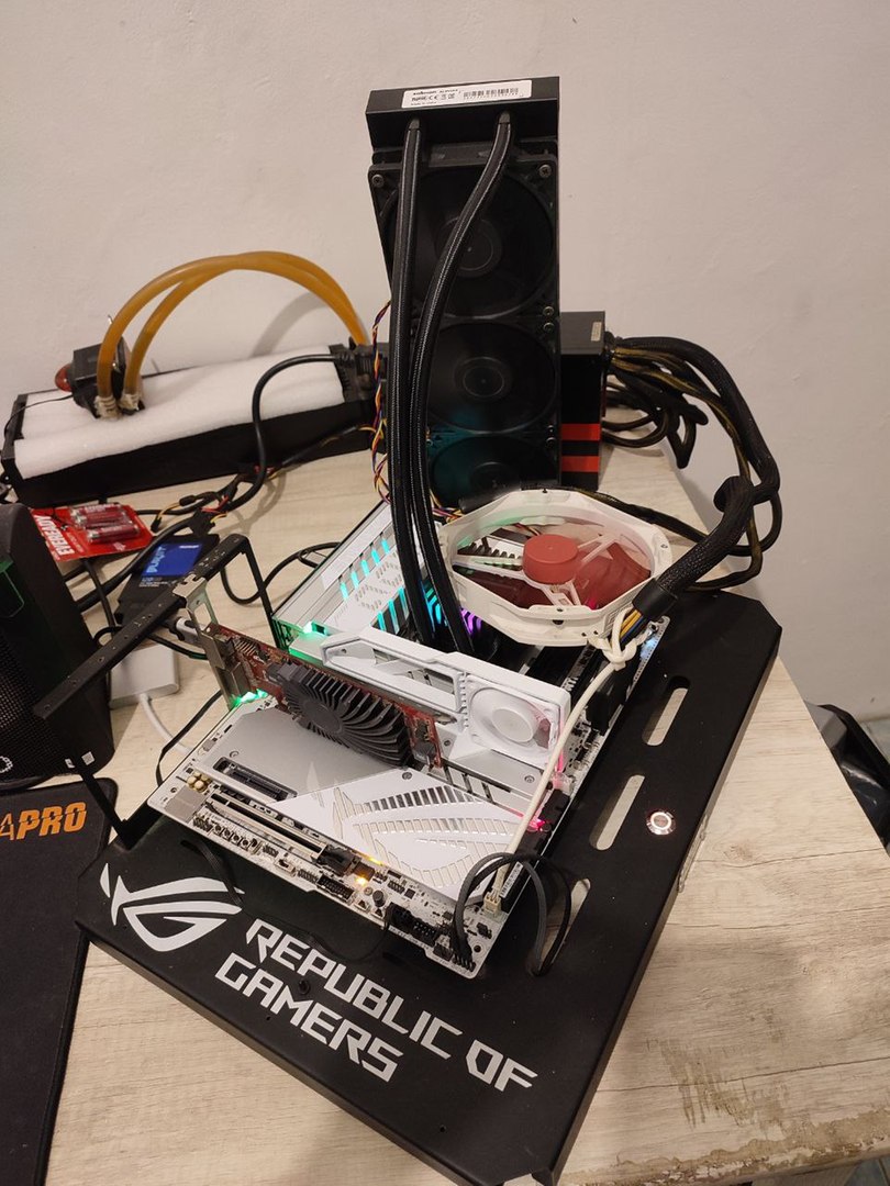 ▲ speed.fastest 创下上述成绩时的硬件平台