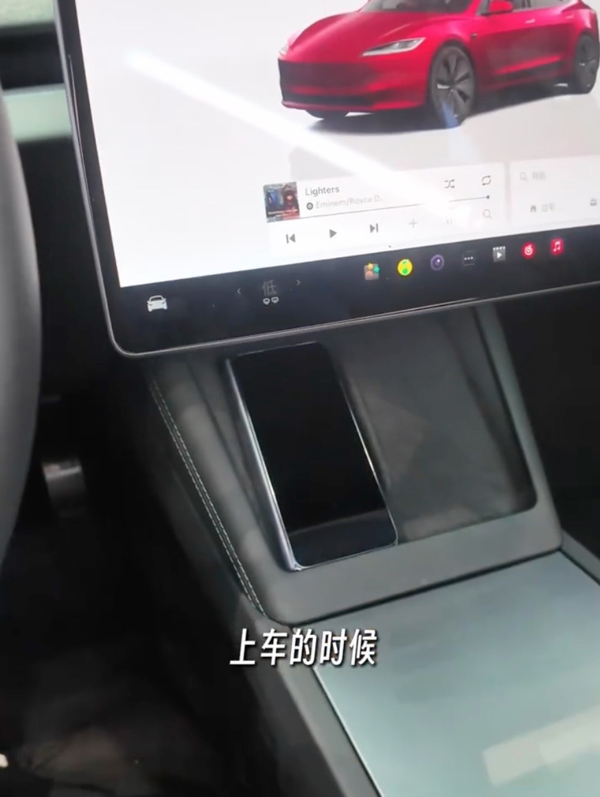 ▲ 图源 OPPO Find 系列产品负责人周意保（下同）