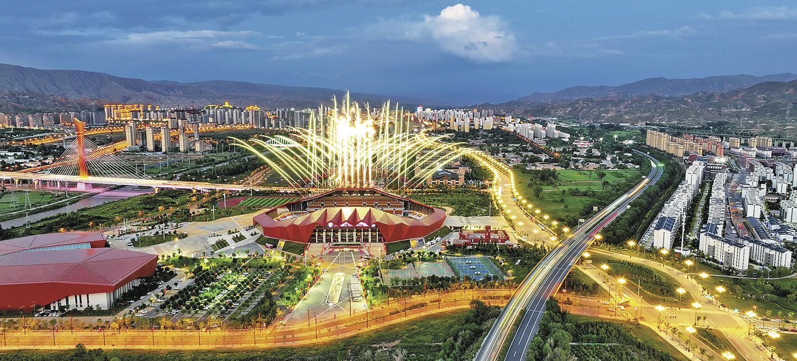 海东市体育中心.盛加元 摄