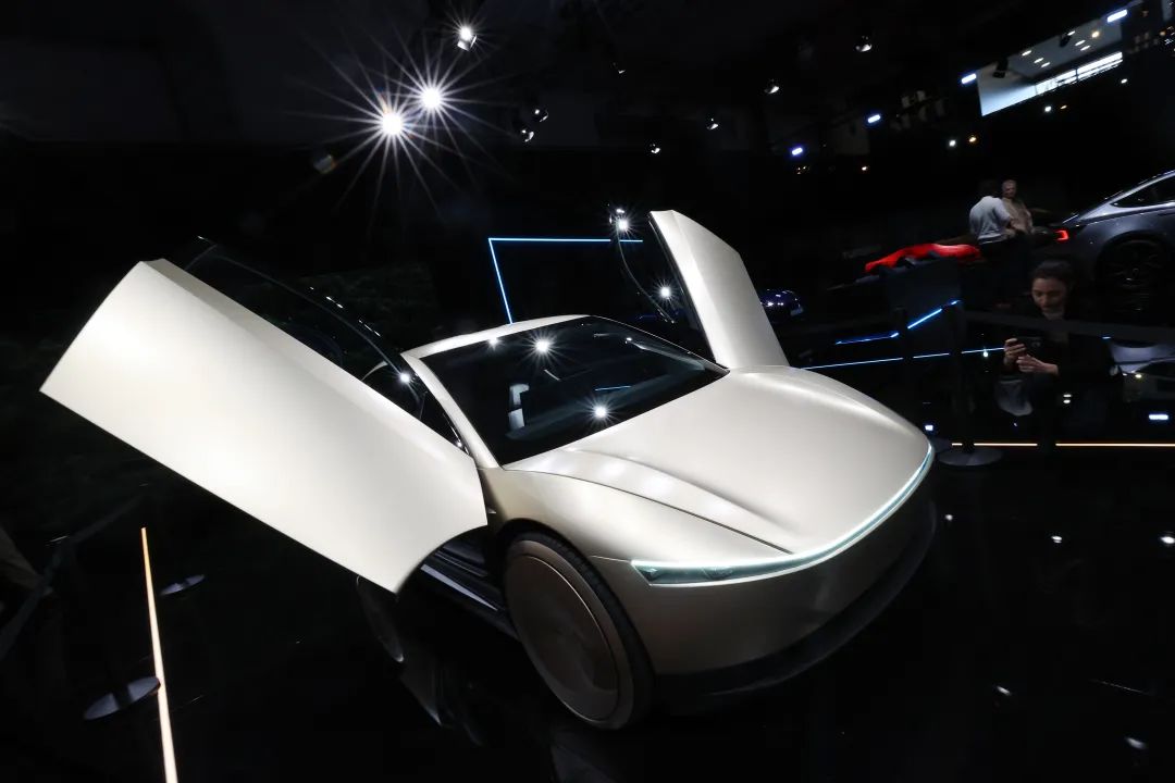 特斯拉Cybercab汽车 图源：新华社