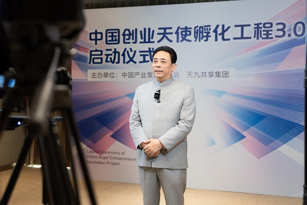 　　中国创业天使孵化工程总发起人卢俊卿受访